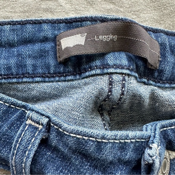 Levi’s “Leggings” Jeans - Size 26 - Picture 2 of 9
